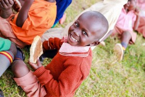 boy_with_sandwich_uganda